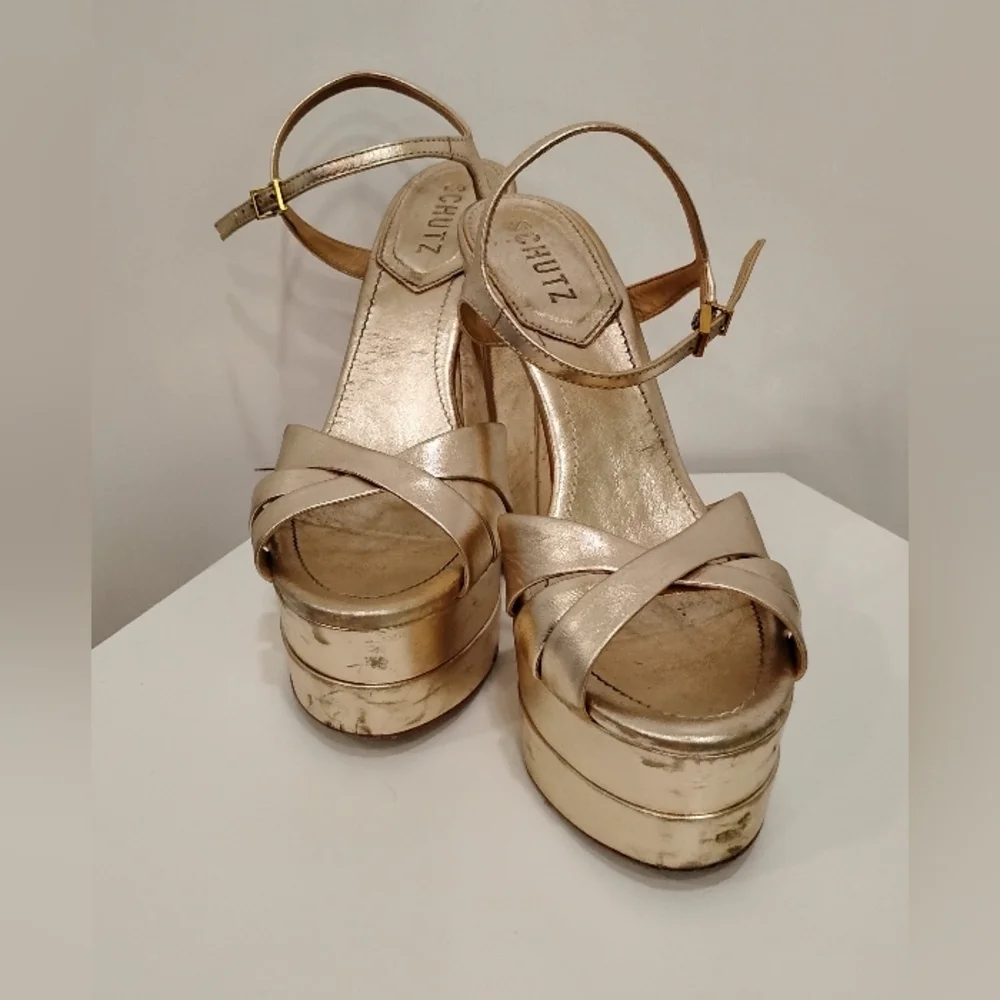ROSE GOLD LEATHER PLATFORM SANDALS